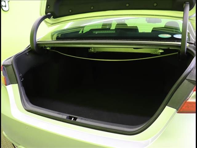 TOYOTA CAMRY HYBRID 2019 Image 31