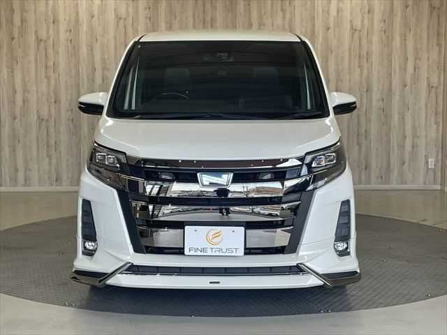 TOYOTA NOAH HYBRID 2018 Image 31