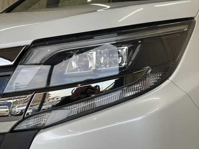 TOYOTA NOAH HYBRID 2018 Image 31