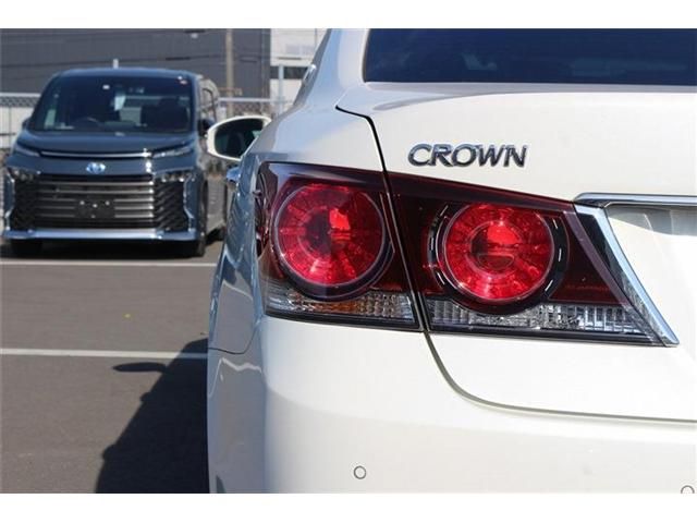 TOYOTA CROWN SEDAN HYBRID 2016 Image 31