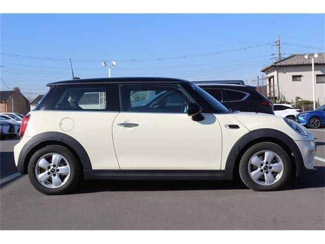 BMW MINI COOPER D 2018 Image 31
