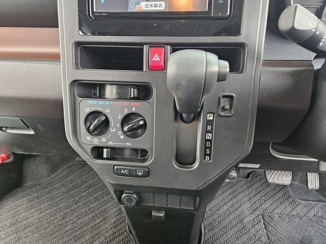 TOYOTA TANK 2017 Image 31