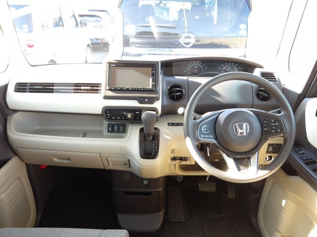 HONDA N BOX 2019 Image 31