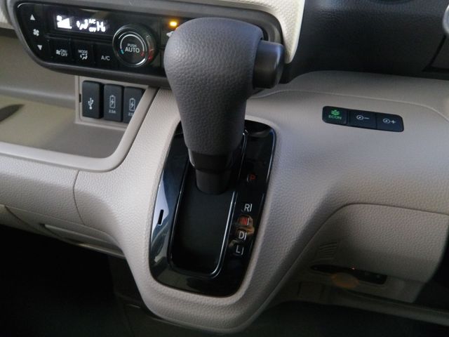 HONDA N BOX 2019 Image 31