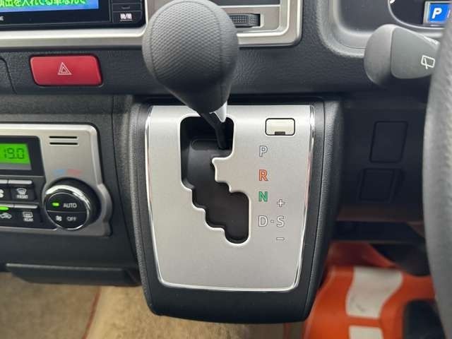 TOYOTA HIACE VAN 2WD 2018 Image 31