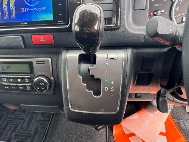 TOYOTA HIACE VAN 2WD 2018 Image 31