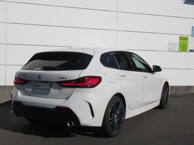 BMW 1SERIES 2022 Image 31