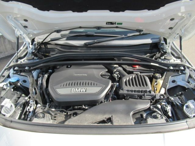 BMW 1SERIES 2022 Image 31