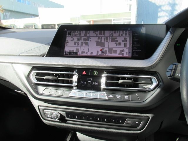 BMW 1SERIES 2022 Image 31