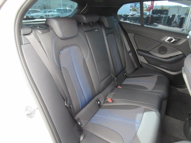 BMW 1SERIES 2022 Image 31