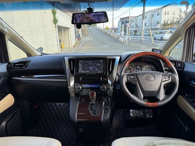 TOYOTA ALPHARD 2017 Image 31