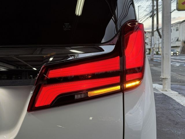 TOYOTA ALPHARD 2017 Image 31