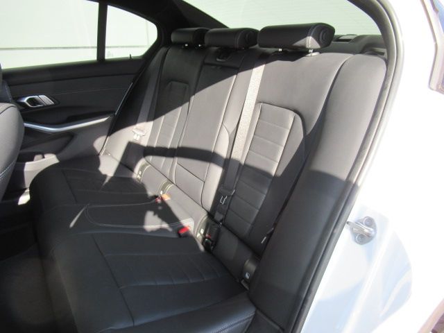 BMW 3SERIES SEDAN 2023 Image 31