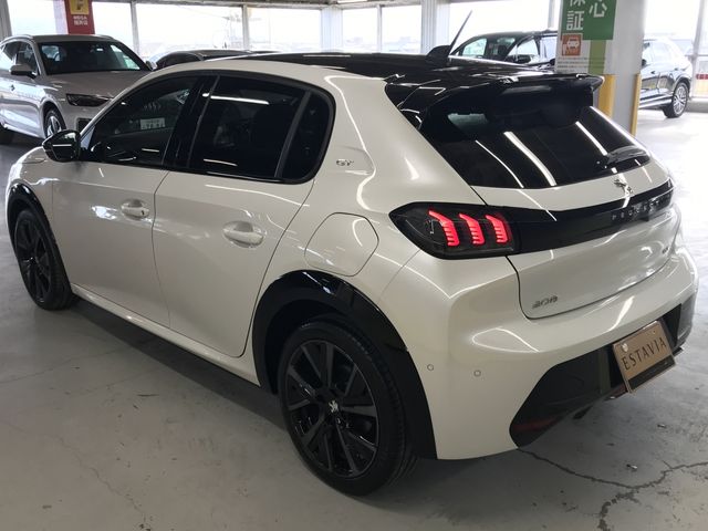 PEUGEOT 208 2021 Image 31