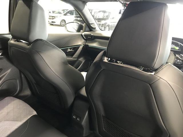 PEUGEOT 208 2021 Image 31