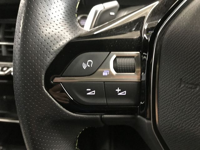 PEUGEOT 208 2021 Image 31