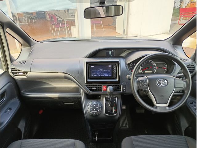 TOYOTA VOXY 2016 Image 31
