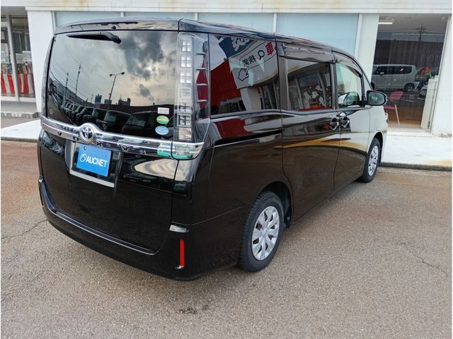 TOYOTA VOXY 2016 Image 31
