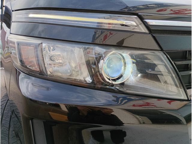 TOYOTA VOXY 2016 Image 31