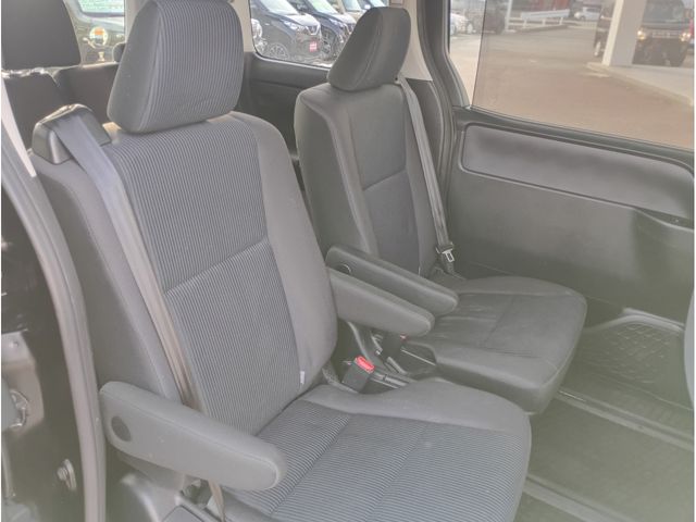 TOYOTA VOXY 2016 Image 31