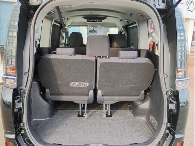 TOYOTA VOXY 2016 Image 31