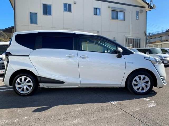 TOYOTA SIENTA HYBRID 2015 Image 31