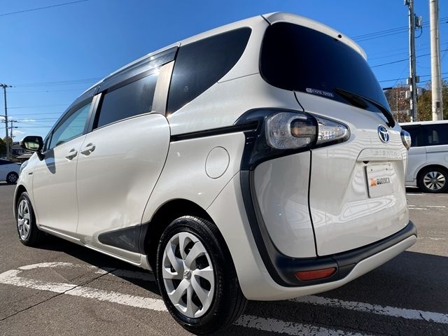 TOYOTA SIENTA HYBRID 2015 Image 31