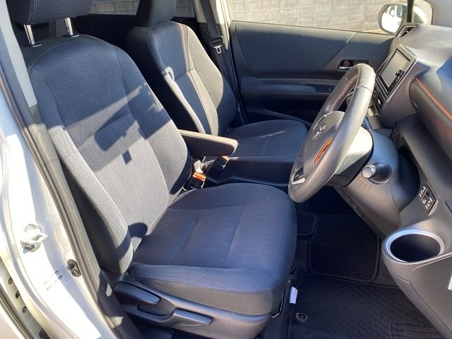 TOYOTA SIENTA HYBRID 2015 Image 31