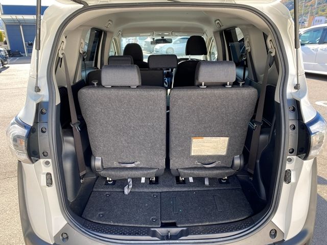 TOYOTA SIENTA HYBRID 2015 Image 31