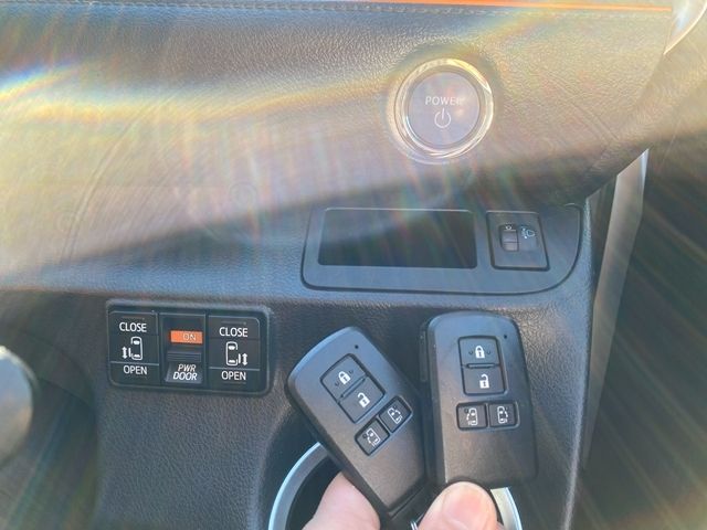 TOYOTA SIENTA HYBRID 2015 Image 31