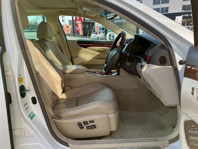 TOYOTA LEXUS LS460 2010 Image 31