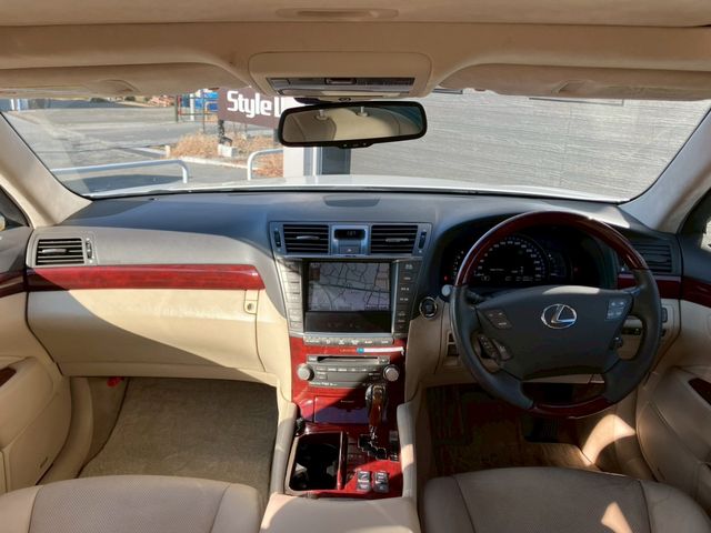 TOYOTA LEXUS LS460 2010 Image 31