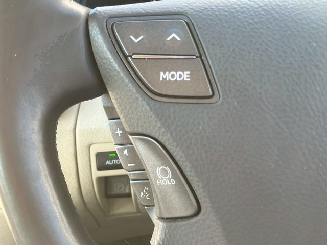 TOYOTA LEXUS LS460 2010 Image 31