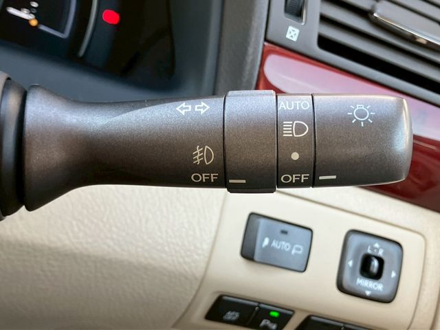 TOYOTA LEXUS LS460 2010 Image 31