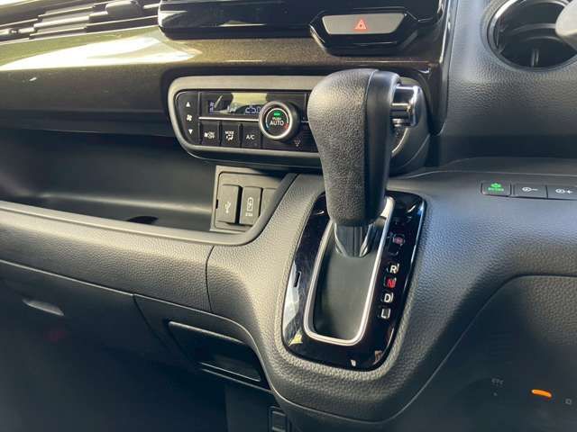 HONDA N BOX CUSTOM 2017 Image 31