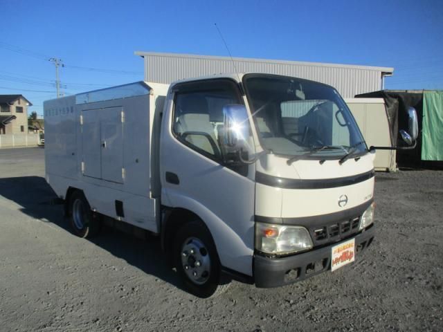 HINO DUTRO 2006 Image 31