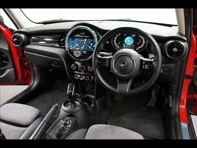 BMW MINI COOPER D 5DOOR 2021 Image 31