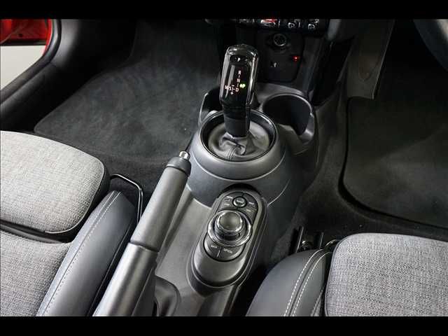 BMW MINI COOPER D 5DOOR 2021 Image 31