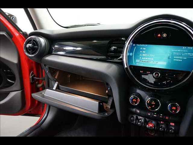 BMW MINI COOPER D 5DOOR 2021 Image 31