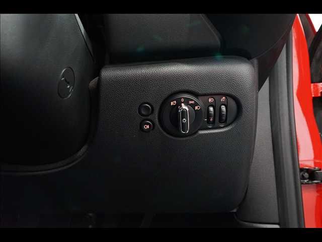 BMW MINI COOPER D 5DOOR 2021 Image 31