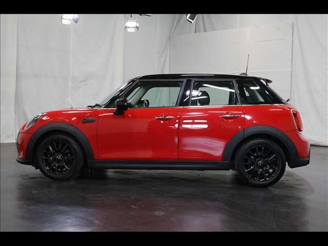 BMW MINI COOPER D 5DOOR 2021 Image 31