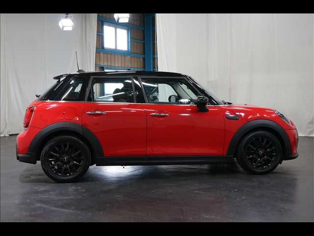 BMW MINI COOPER D 5DOOR 2021 Image 31