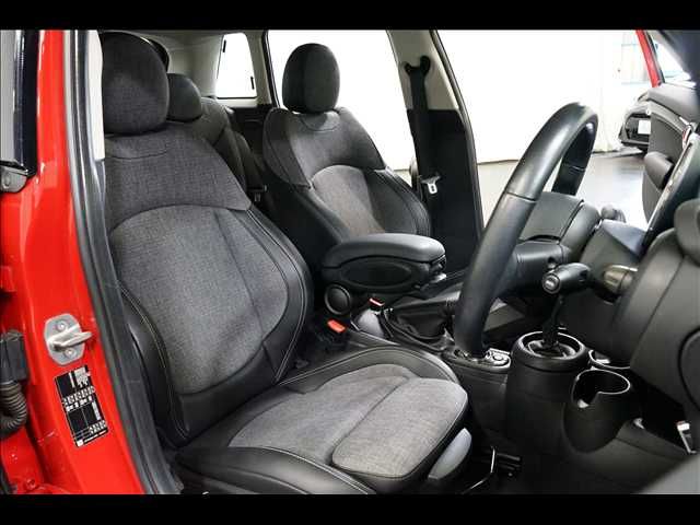 BMW MINI COOPER D 5DOOR 2021 Image 31