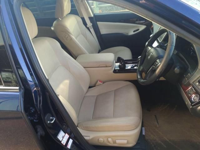 TOYOTA CROWN SEDAN 2017 Image 31