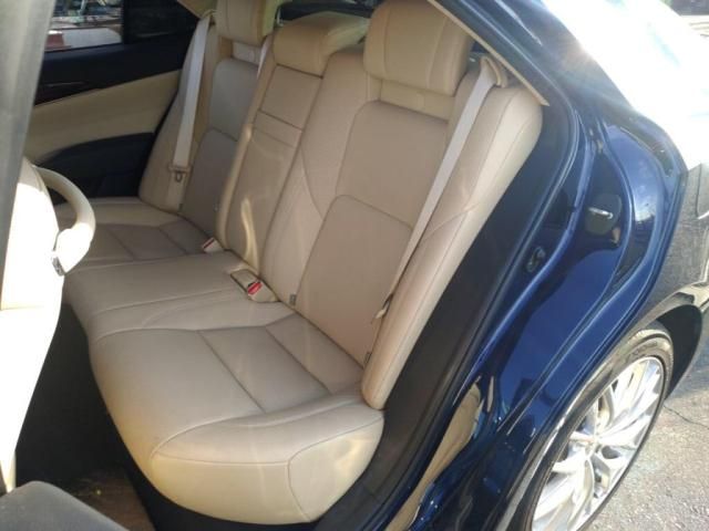 TOYOTA CROWN SEDAN 2017 Image 31