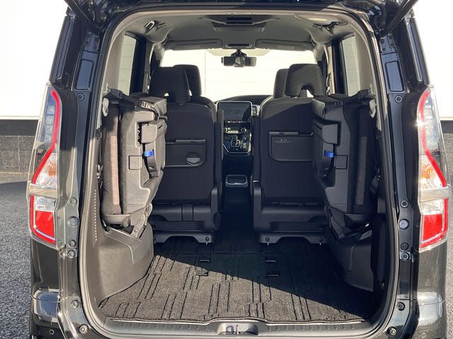 NISSAN SERENA  WG 2022 Image 31