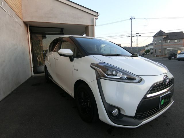 TOYOTA SIENTA HYBRID 2018 Image 31