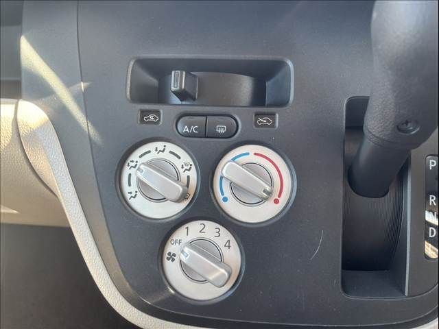 MITSUBISHI EK SPACE 2015 Image 31