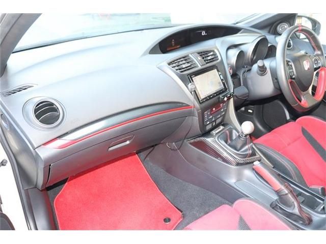 HONDA CIVIC HATCHBACK 2016 Image 31