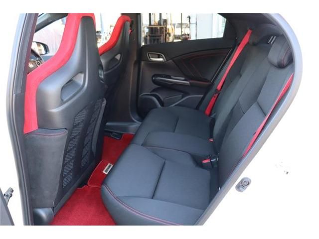 HONDA CIVIC HATCHBACK 2016 Image 31